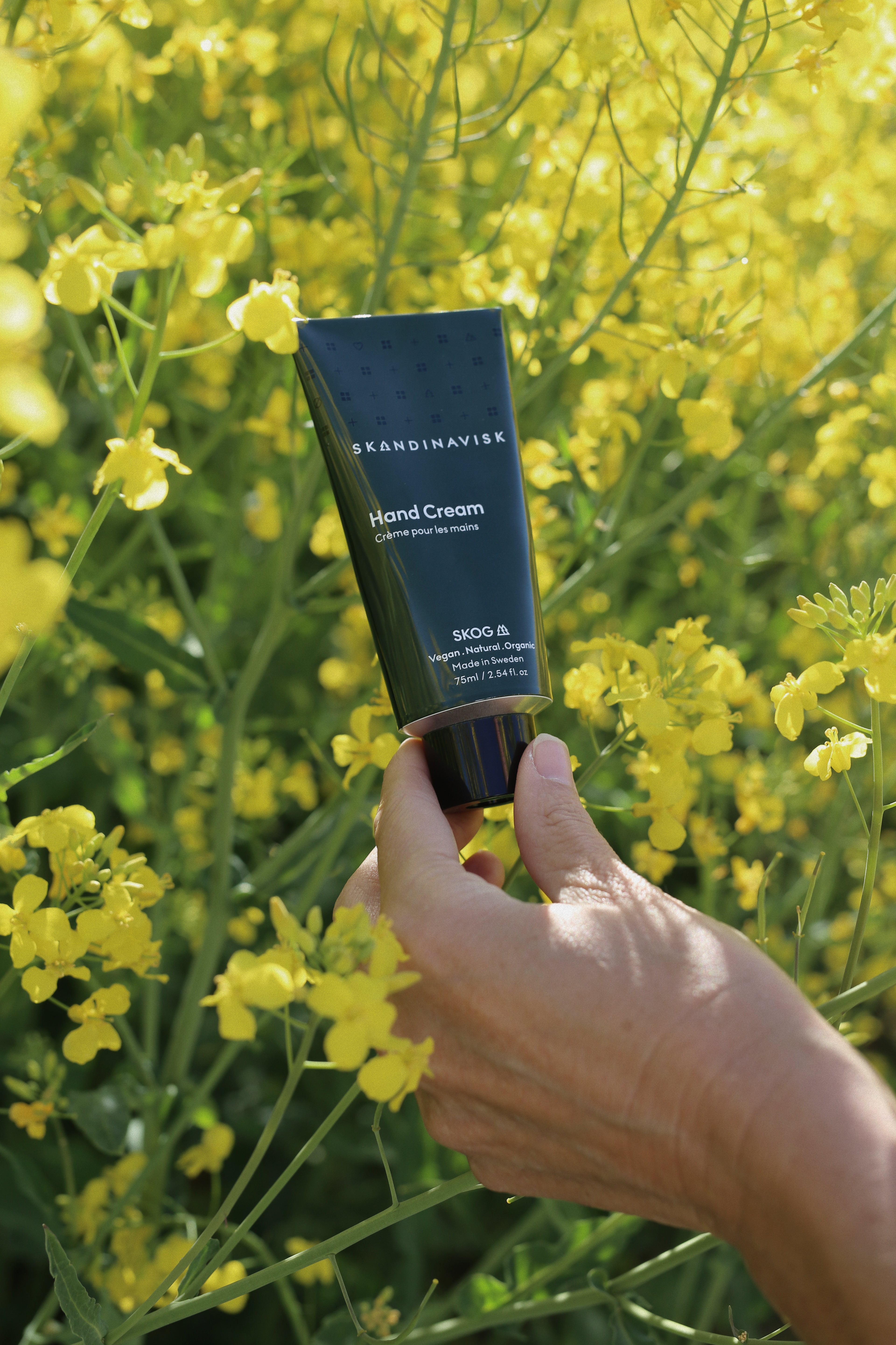 Detalle del envase de la crema SKOG
