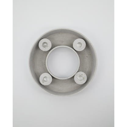 Portavelas de cemento gris