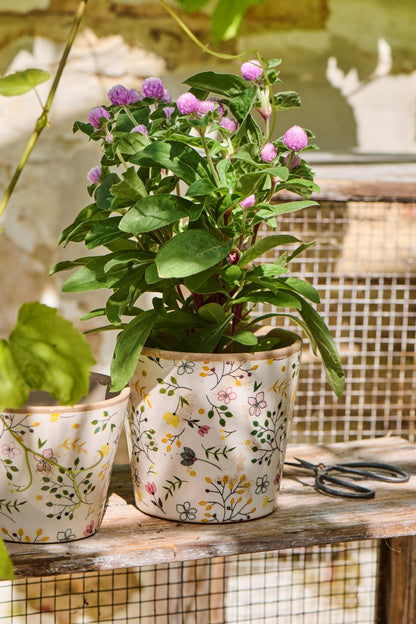 Maceta con estampado floral