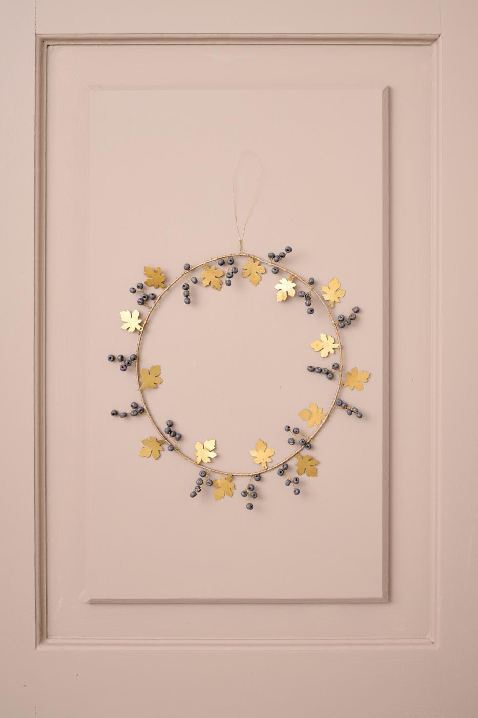 Corona decorativa dorada